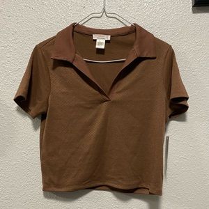 Cropped V-Neck Collared Shirt